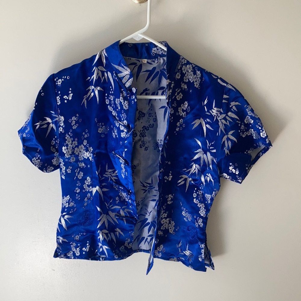 Asian Style Kimono Royal Blue White Flowers SILK Polyester Short Sleeve Sz M Top - Picture 2 of 9